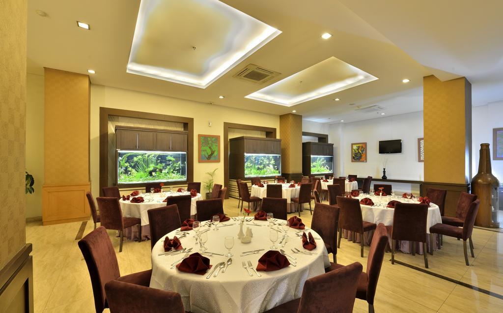 Hotel Gino Feruci Kebon Jati By Kagum 4*