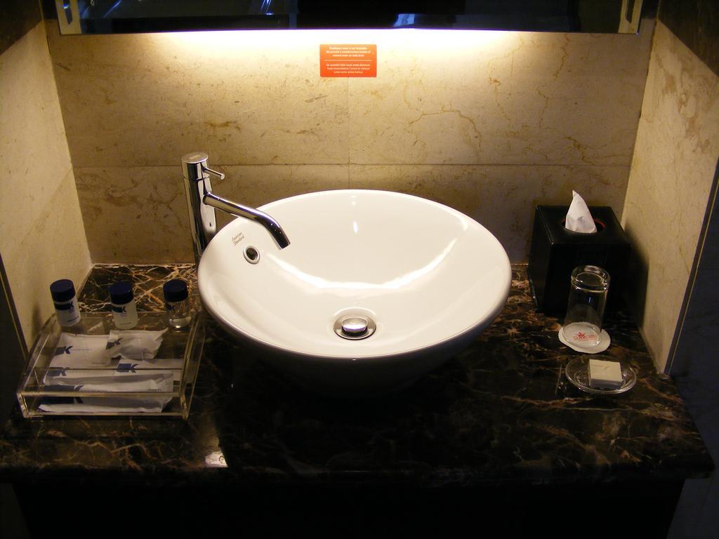 Gino Feruci Kebon Jati By Kagum Hotel 4*